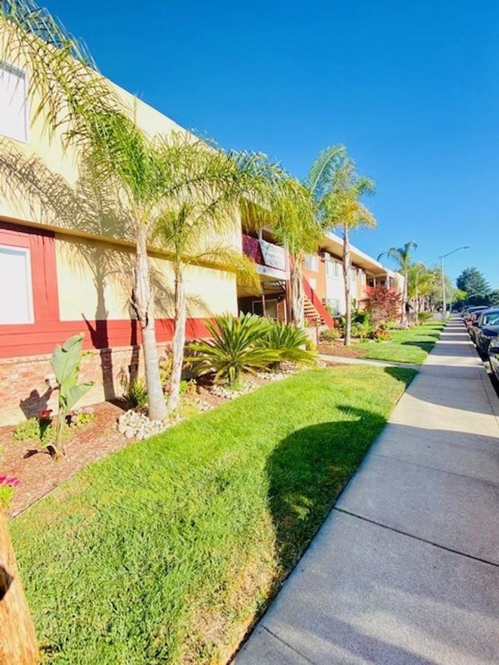 925 Pomeroy Ave. - Photo 3 of 50