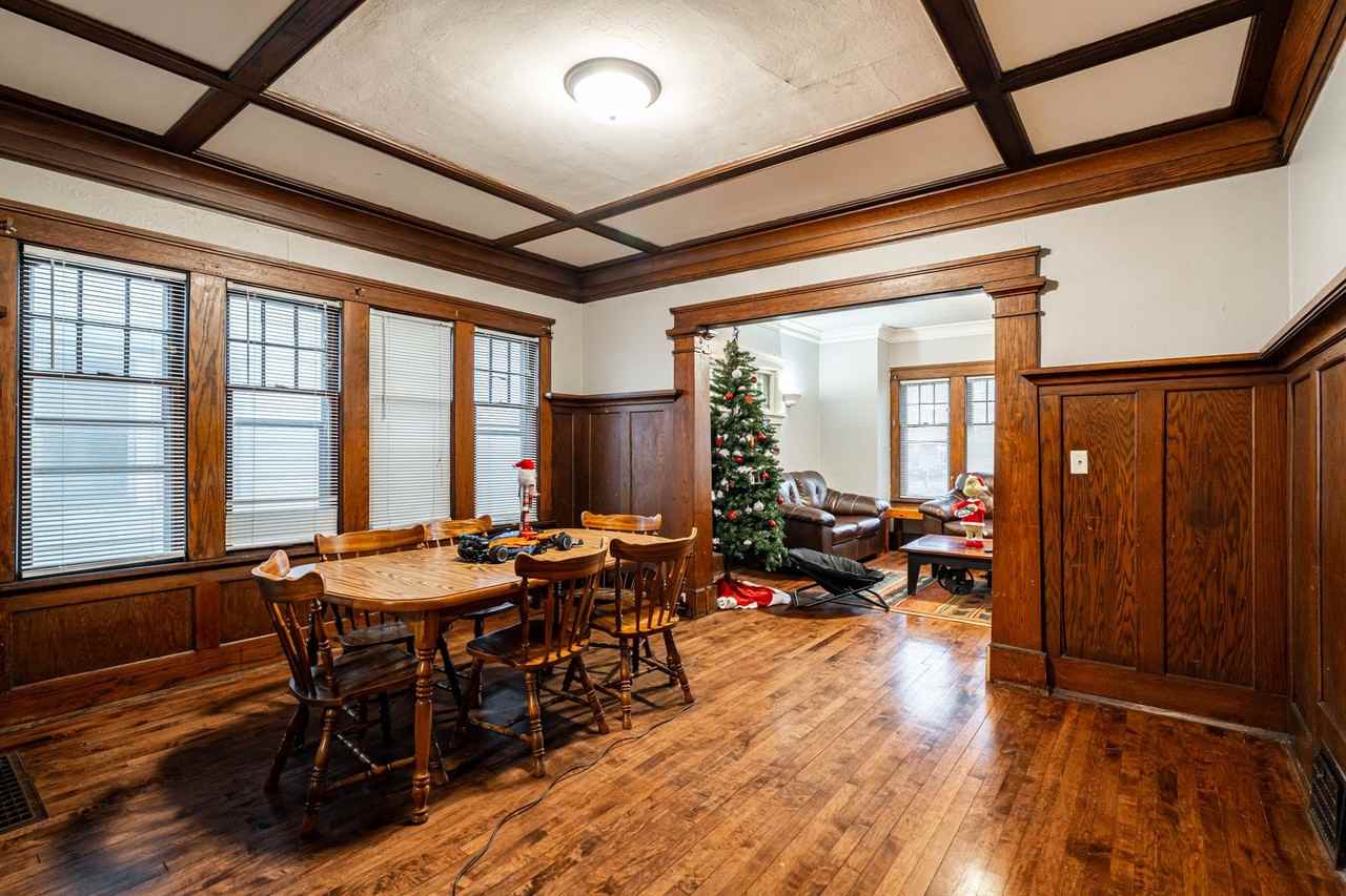 3306 N Oakland Ave - Photo 6 of 23