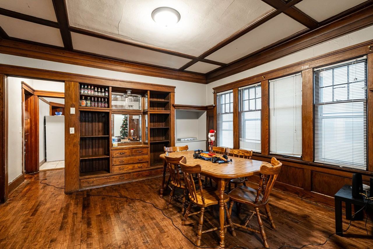 3306 N Oakland Ave - Photo 7 of 23