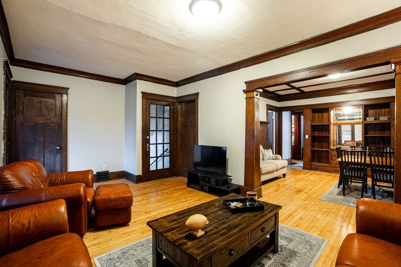 3308 N Oakland Ave - Photo 2 of 24