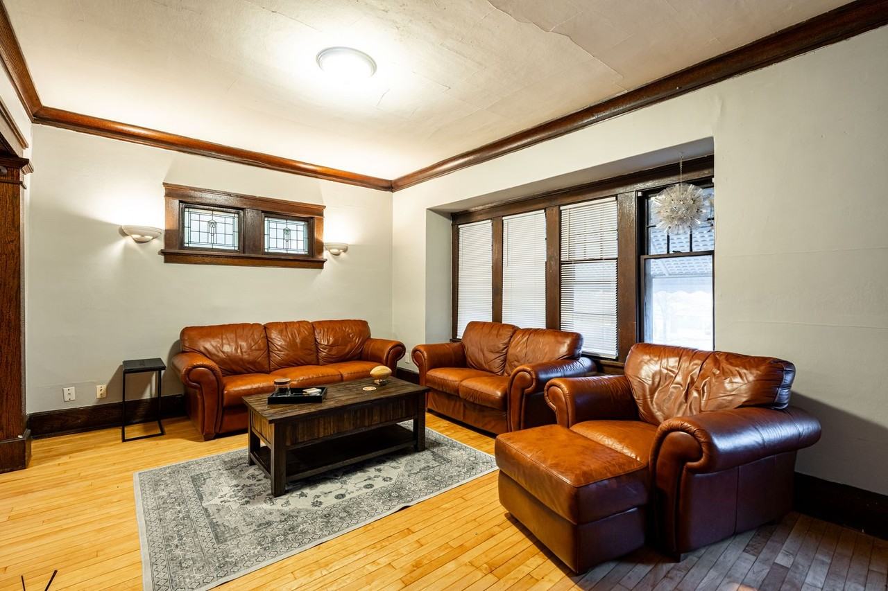 3308 N Oakland Ave - Photo 5 of 24