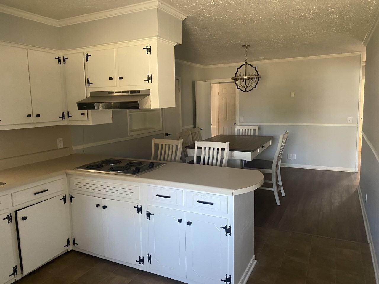 237 Belton Dr - Photo 3 of 12