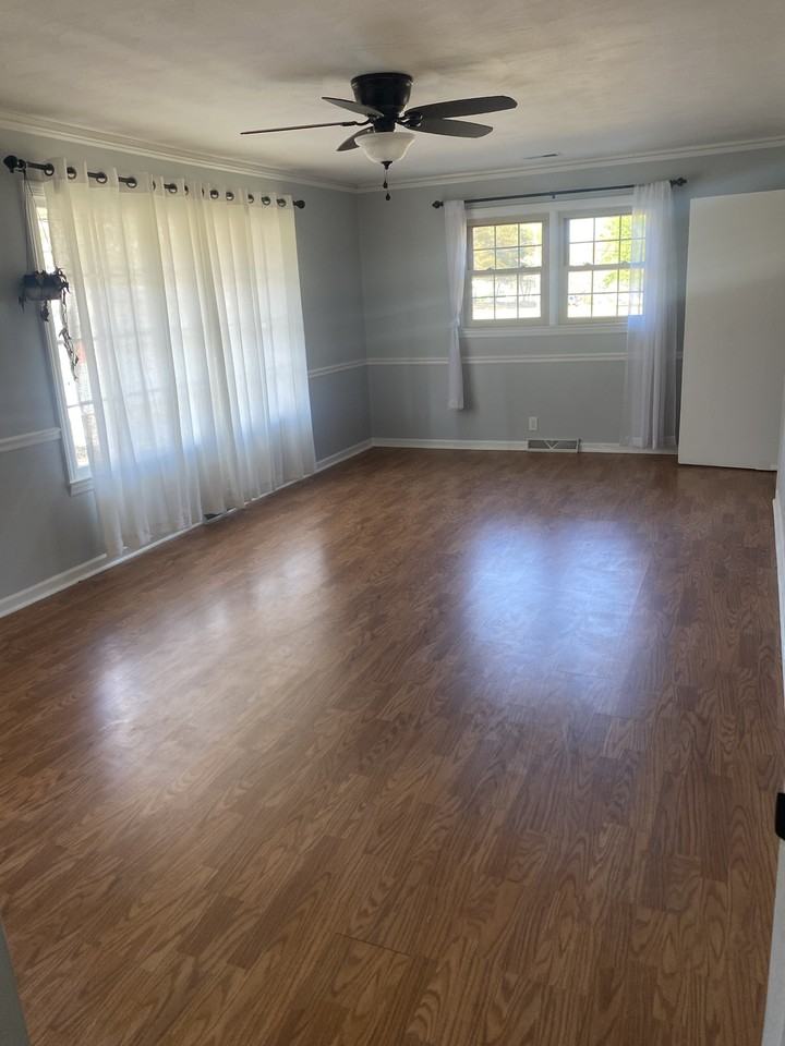 237 Belton Dr - Photo 4 of 12
