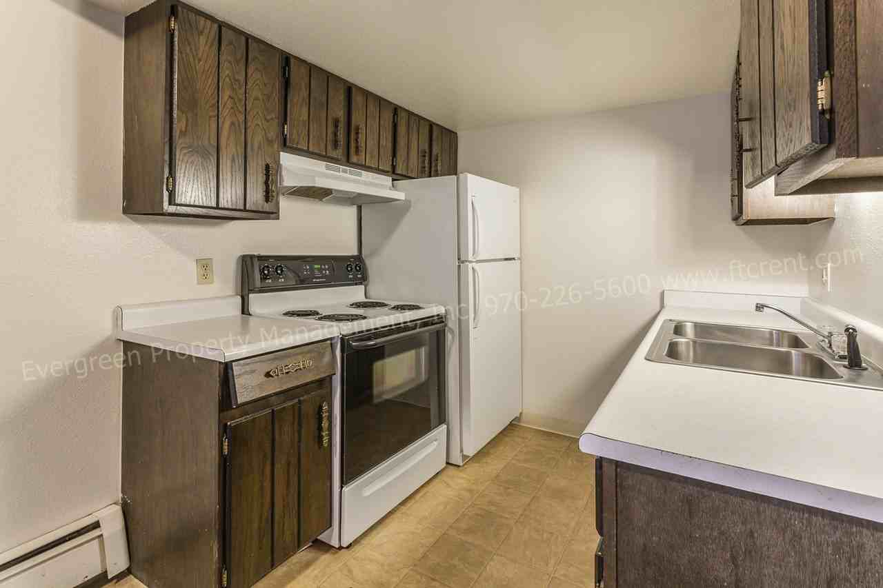 1314 E 16th St - Photo 6 of 36