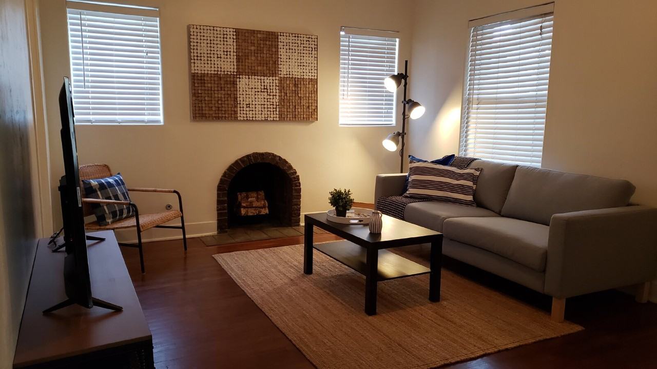 1339 E 8th St - Photo 2 of 25