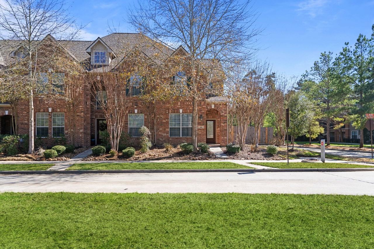 153 E Montfair Blvd - Photo 2 of 50