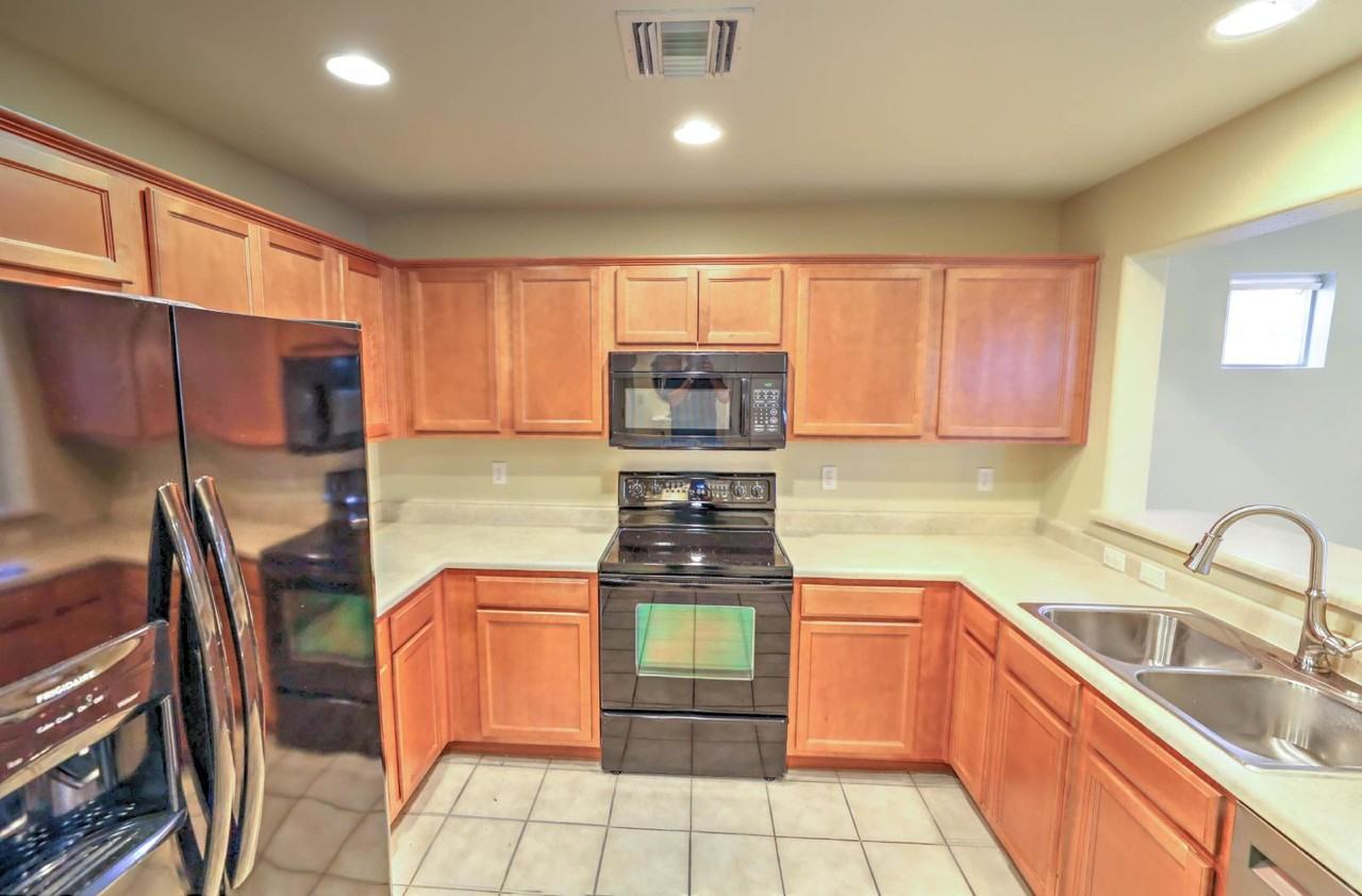 5793 S Cedar Ridge Rd - Photo 2 of 19
