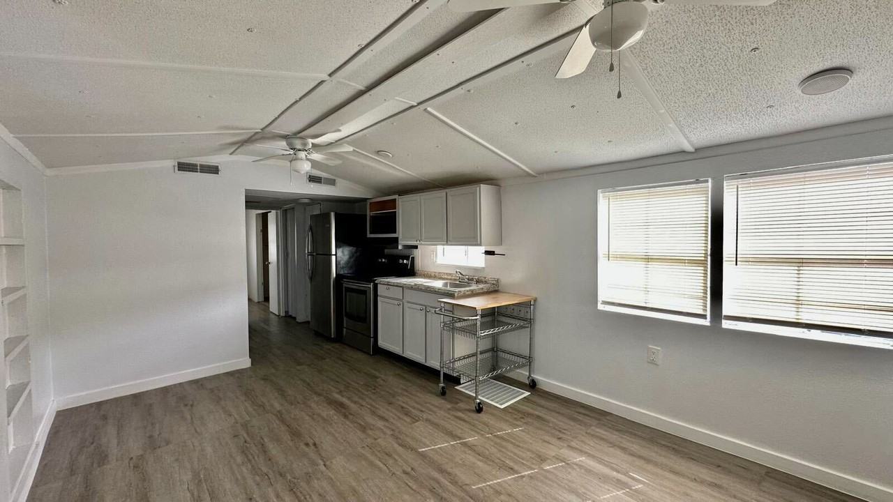 23 Fairview Dr N - Photo 3 of 11