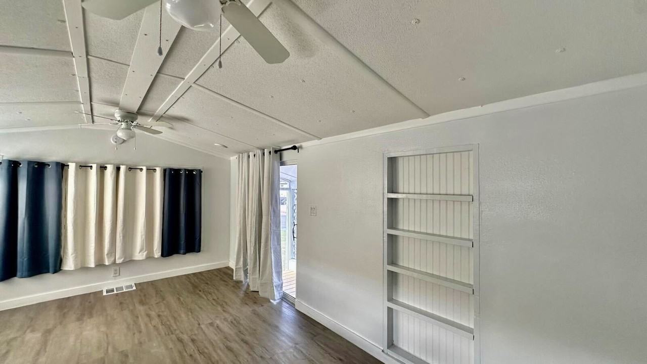 23 Fairview Dr N - Photo 4 of 11