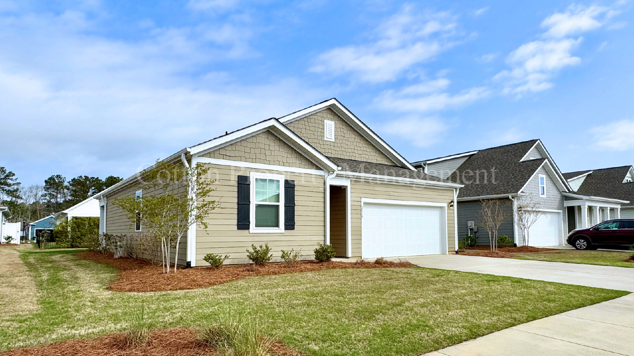 2516 Centerway Ln - Photo 3 of 37