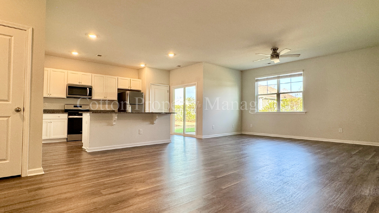 2516 Centerway Ln - Photo 5 of 37