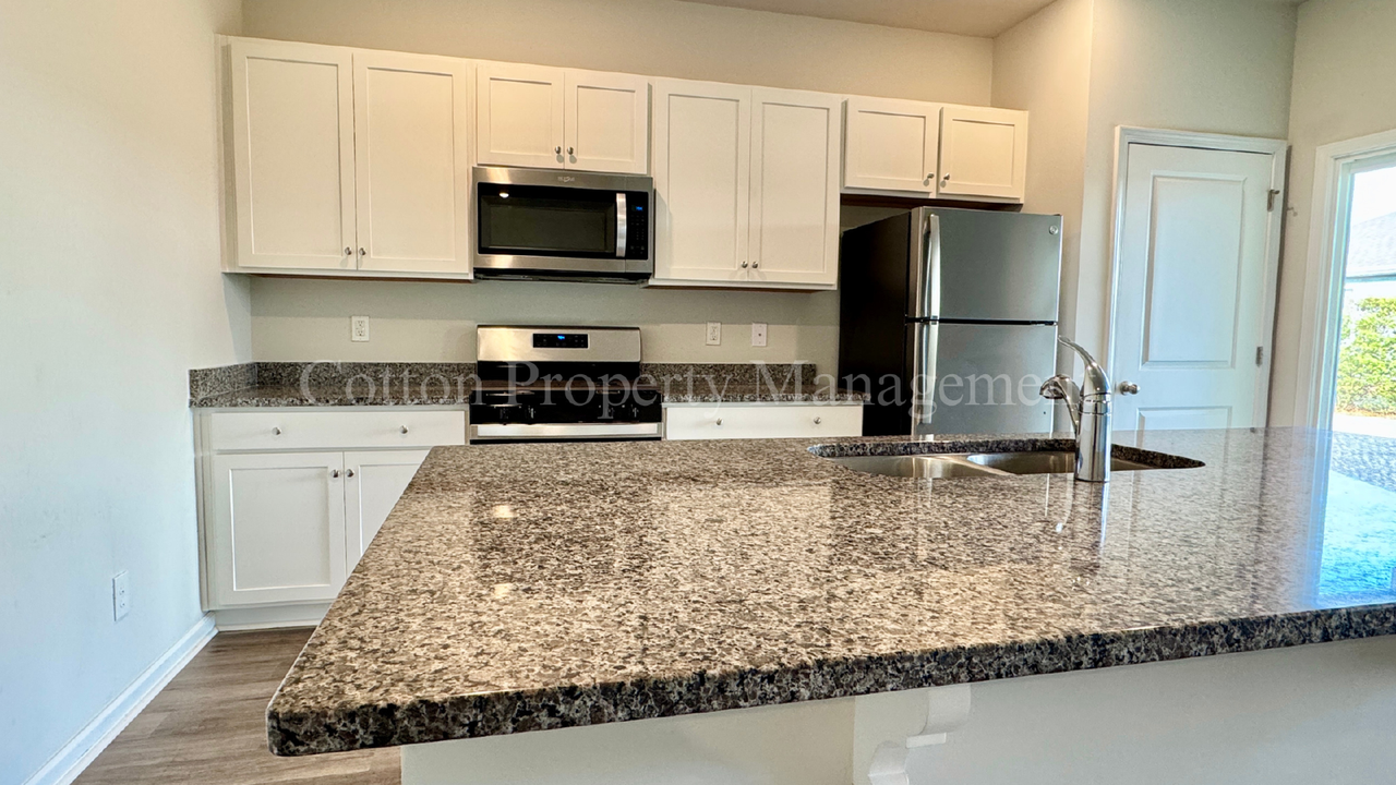 2516 Centerway Ln - Photo 7 of 37