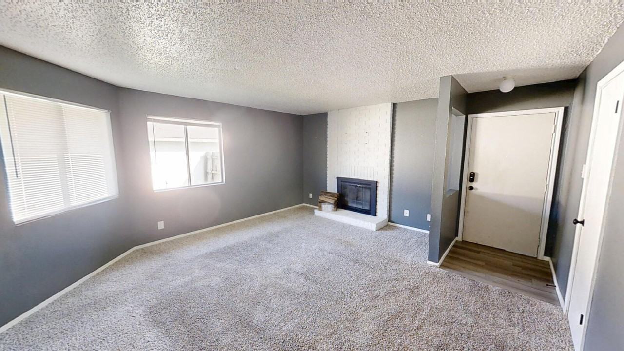 2107 Creekwood Dr - Photo 4 of 25