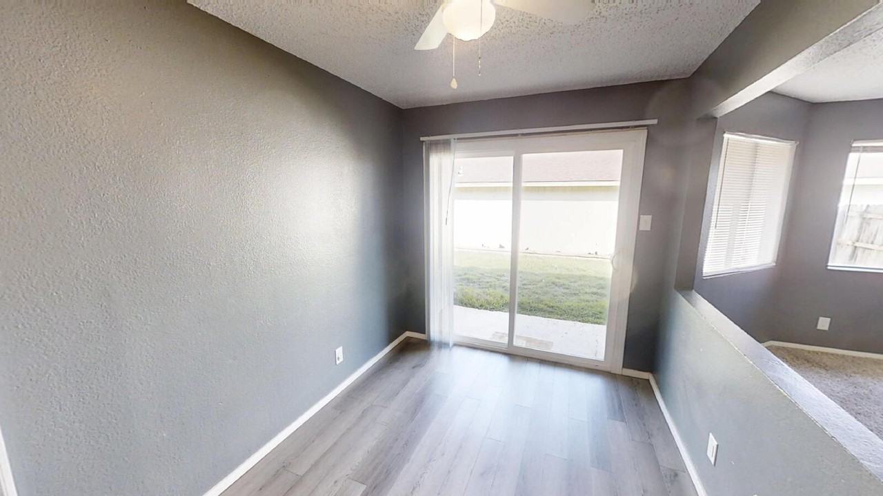 2107 Creekwood Dr - Photo 7 of 25