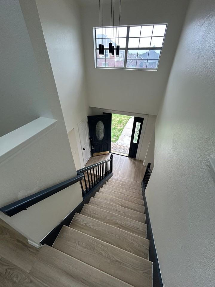 1131 Holly Dr - Photo 4 of 46