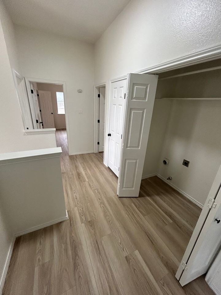 1131 Holly Dr - Photo 5 of 46