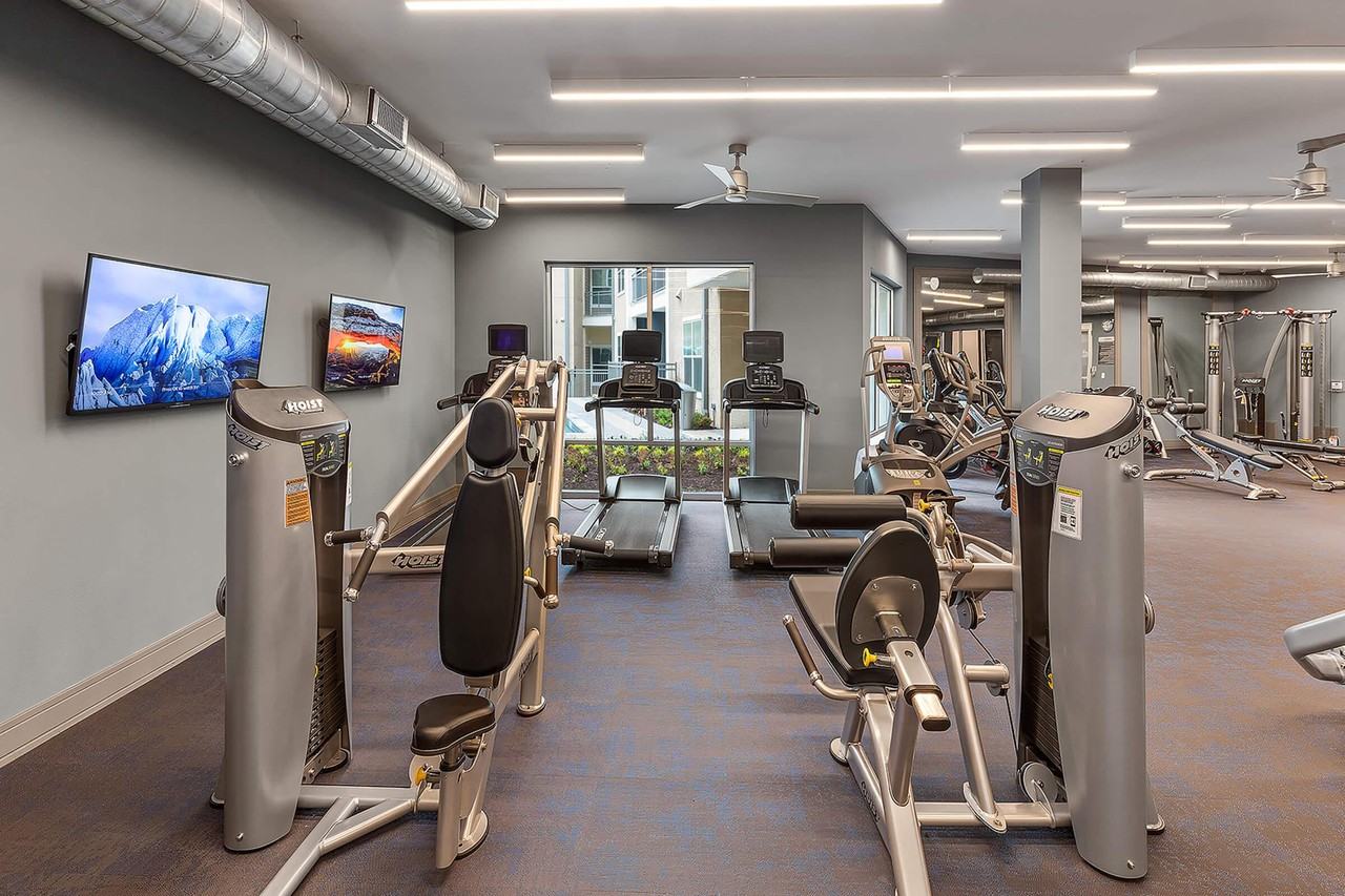 Jewel on Landmark - Photo 5 of 38