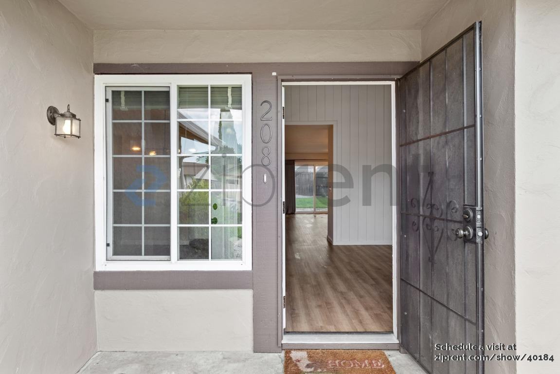 208 Richard Pl - Photo 5 of 39