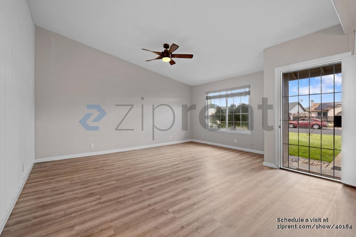 208 Richard Pl - Photo 7 of 39