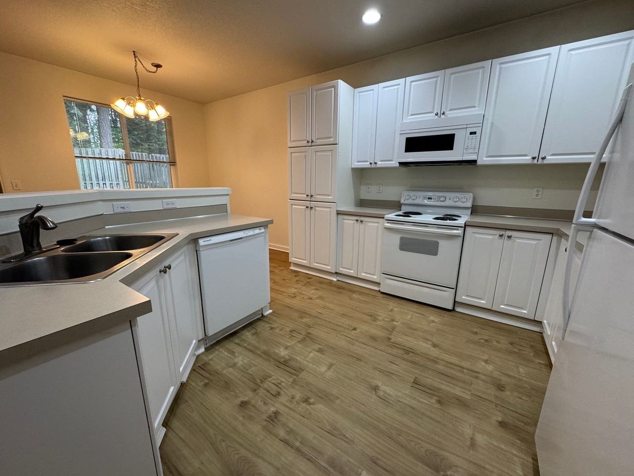 5721 Ne Canard Ct - Photo 4 of 19