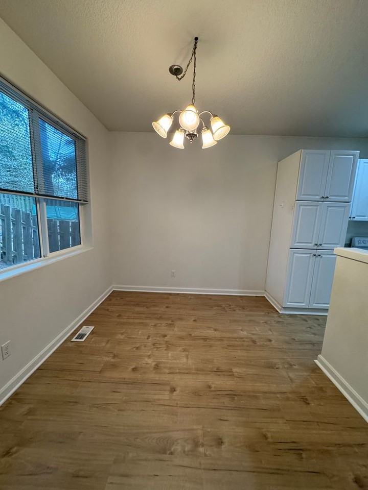 5721 Ne Canard Ct - Photo 6 of 19