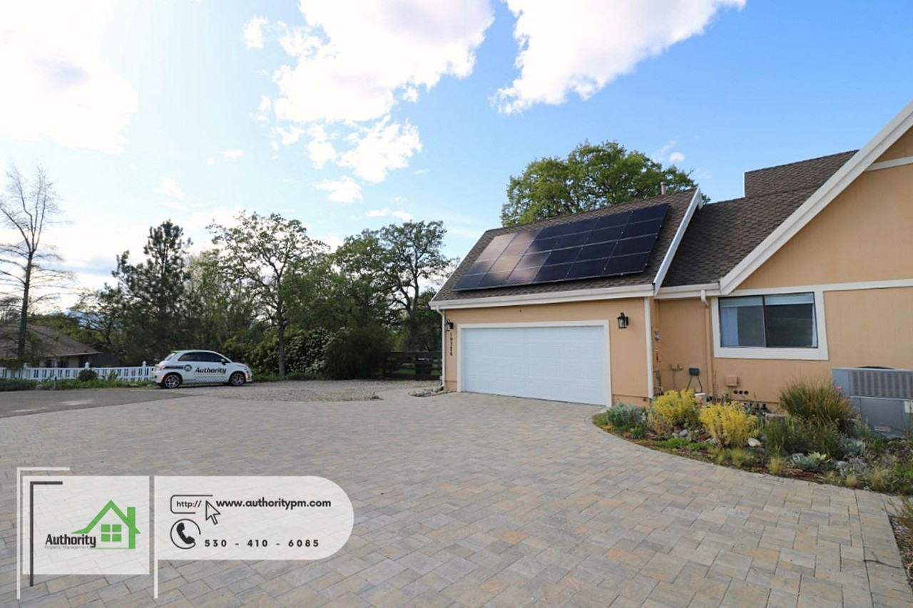 19326 Lexington Ln - Photo 2 of 50