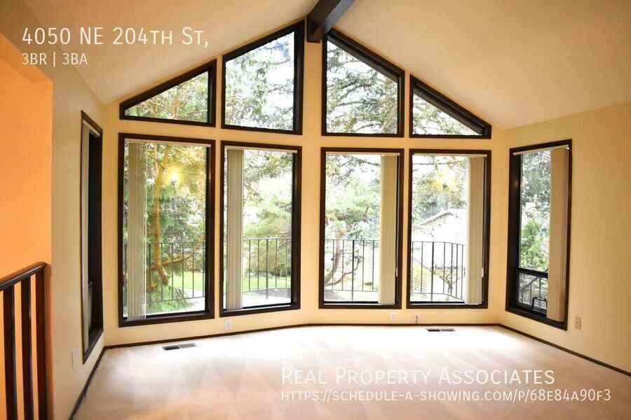 4050 Ne 204th St - Photo 2 of 31