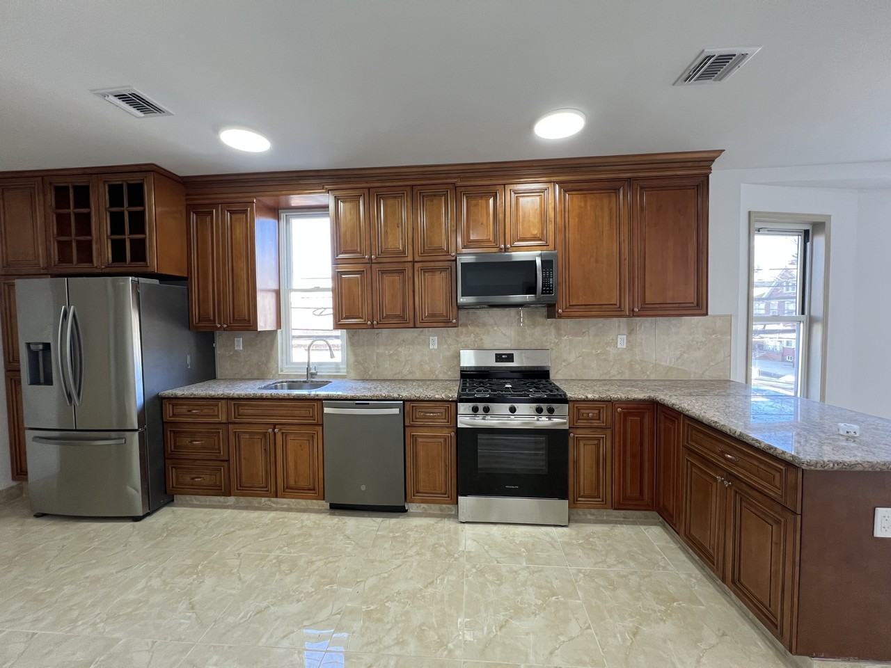 114 N 5th St #3 - Photo 2 of 11