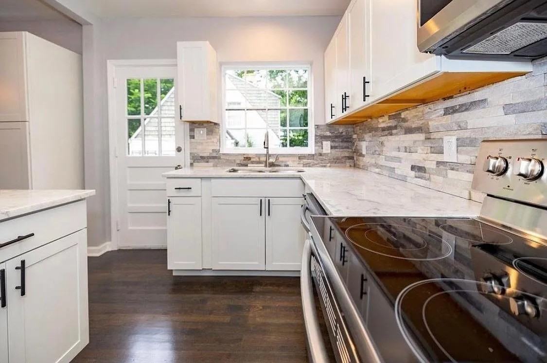 2032 Westminster Way Ne #NA - Photo 3 of 9