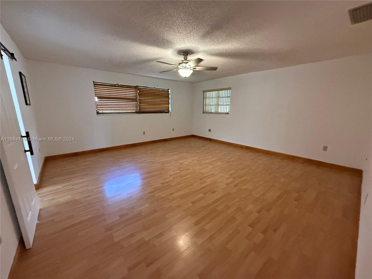 14381 Sw 19th Ter #NA - Photo 6 of 13