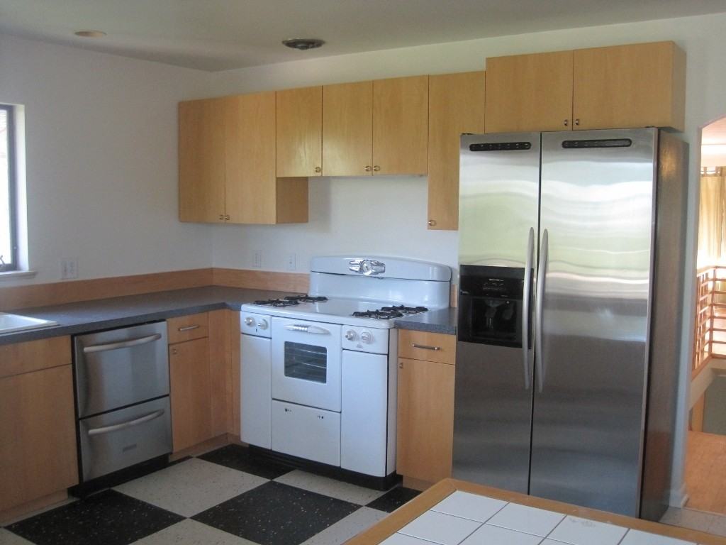 3128 4th St - Photo 3 of 11