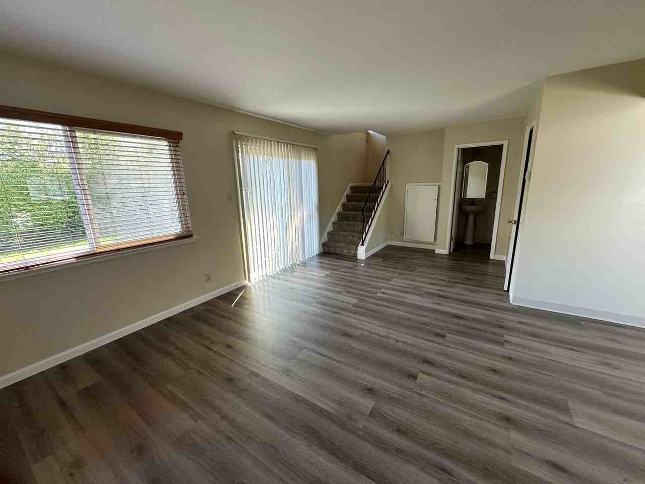 1250 Flora Ave - Photo 3 of 10