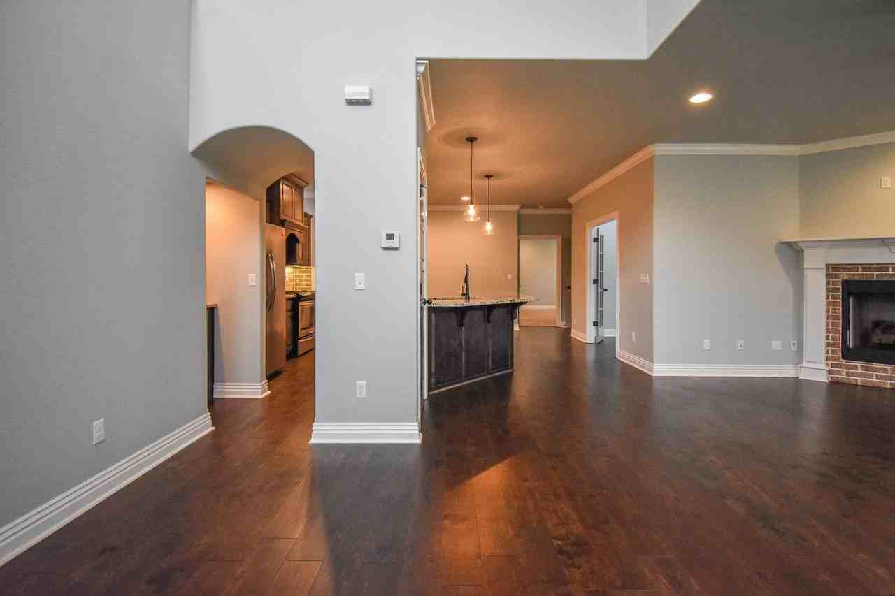 521 N Salem Rd - Photo 6 of 34