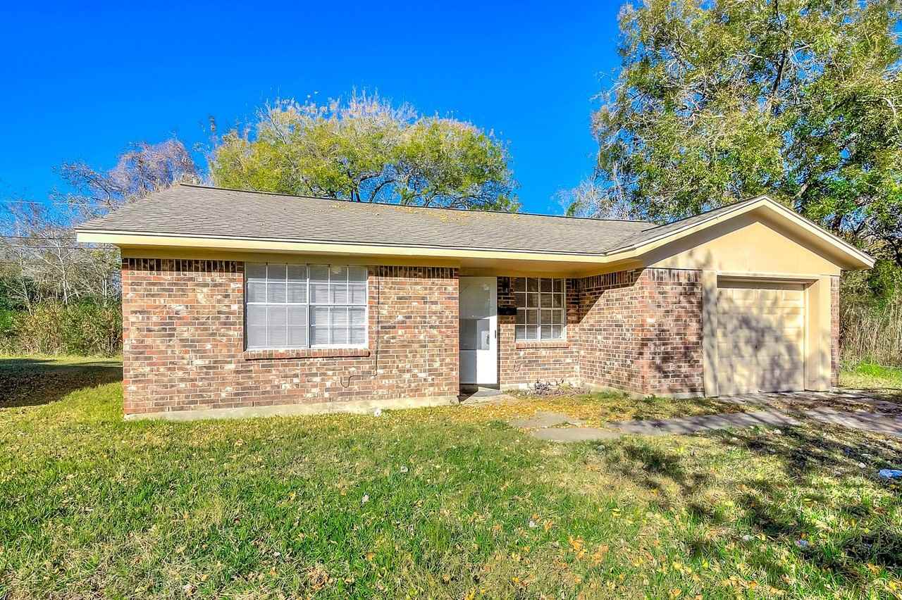 7502 Plover Cir - Photo 2 of 18