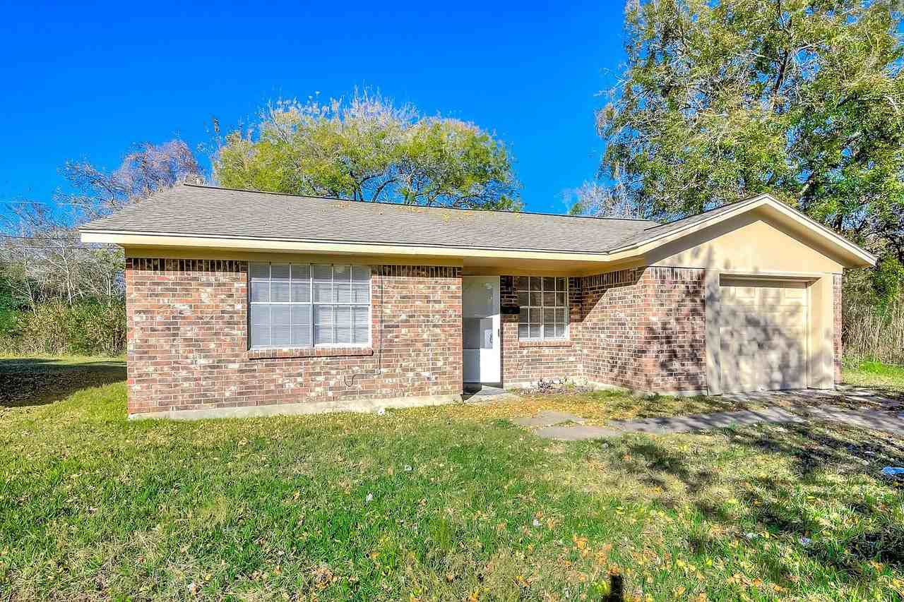 7502 Plover Cir - Photo 3 of 18