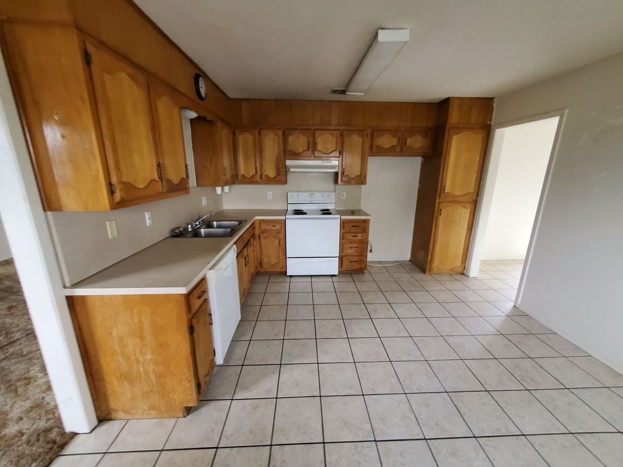 1331 Fox Hollow St - Photo 2 of 14