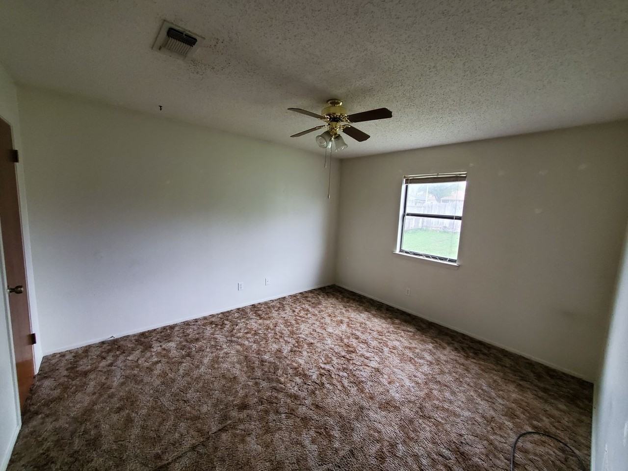 1331 Fox Hollow St - Photo 3 of 14