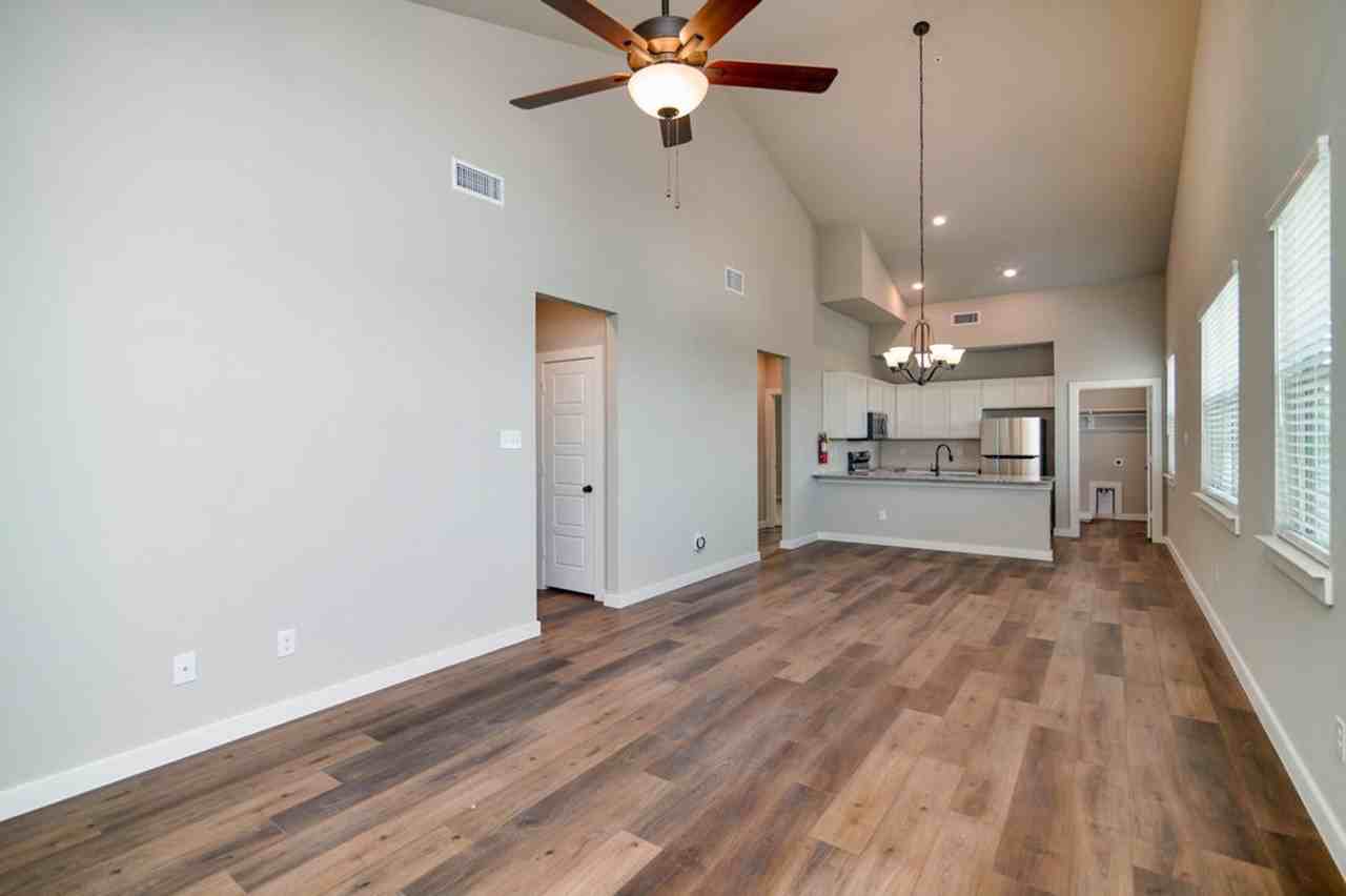 747 Harvest Moon Dr - Photo 5 of 18