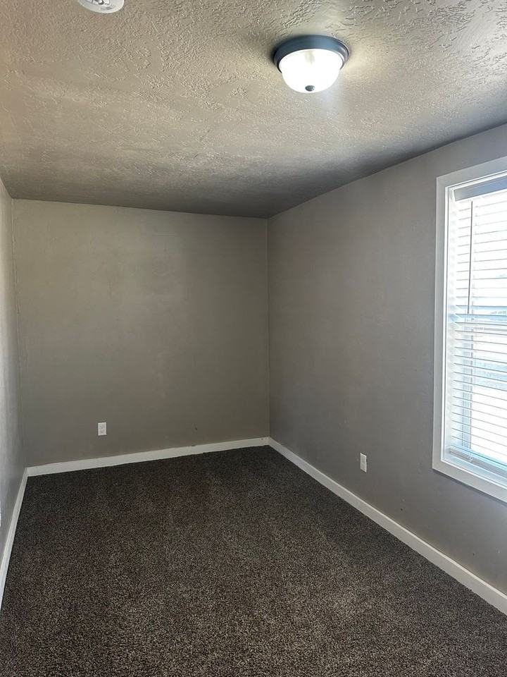 291 Highway 30 E - Photo 7 of 10