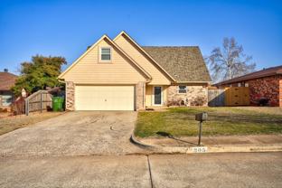 805 Cherrywood Ln - Photo 1 of 1