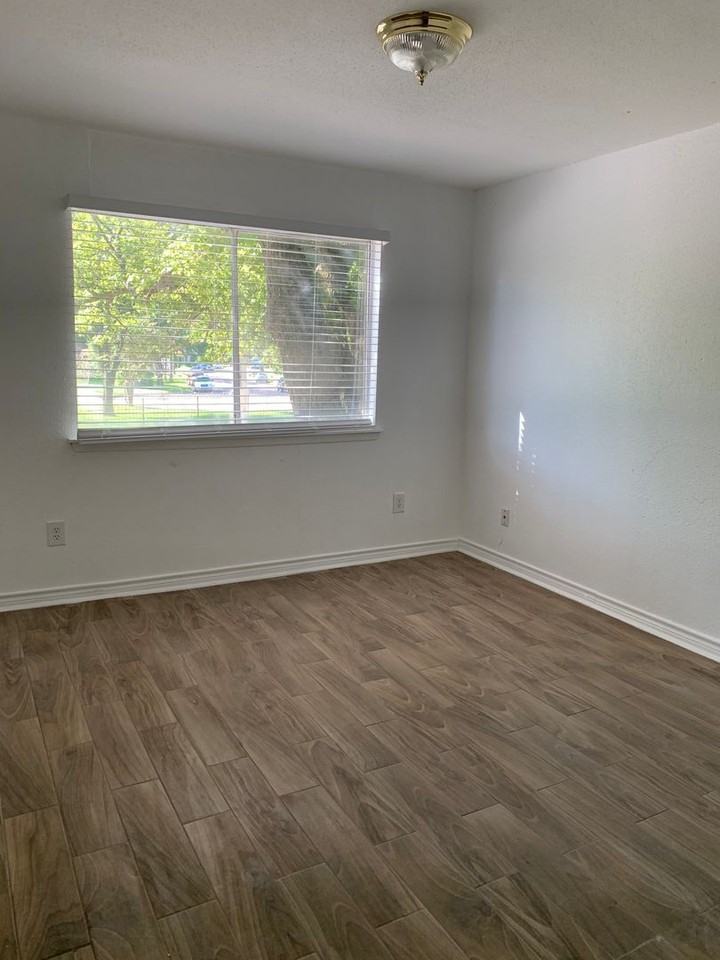 5625 Antoine Drive #814 - Photo 5 of 18