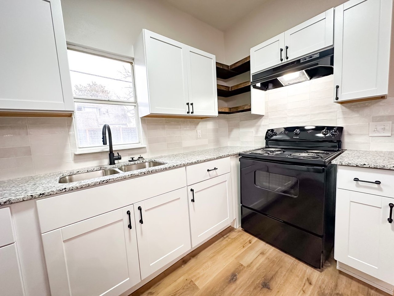 202 W 3rd St - Photo 6 of 45