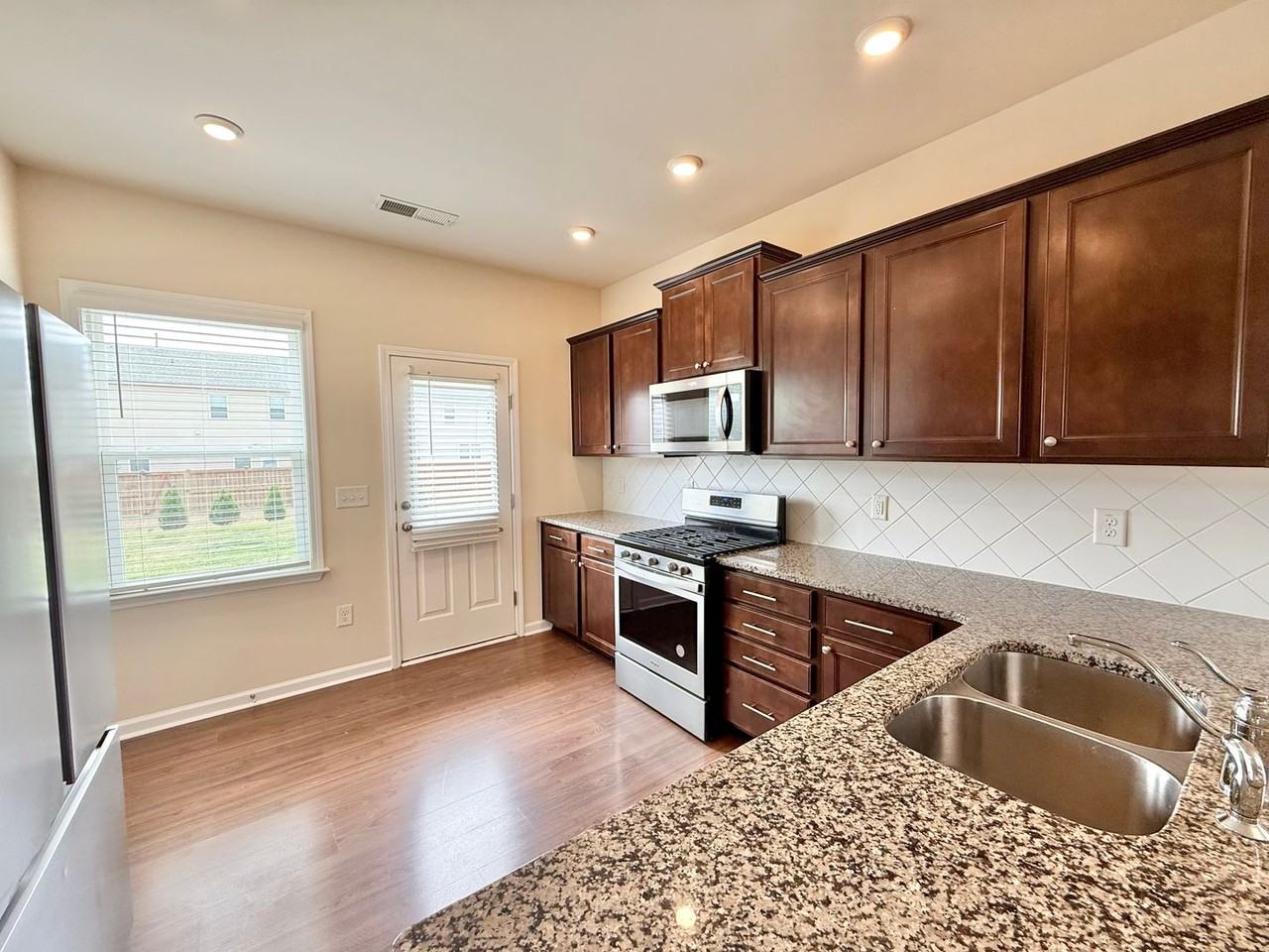 4110 Catfish Way - Photo 5 of 28