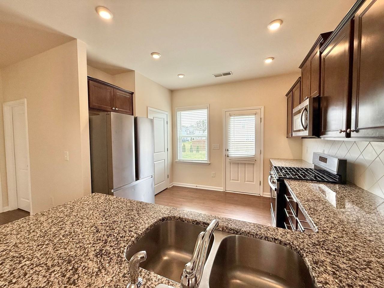 4110 Catfish Way - Photo 6 of 28