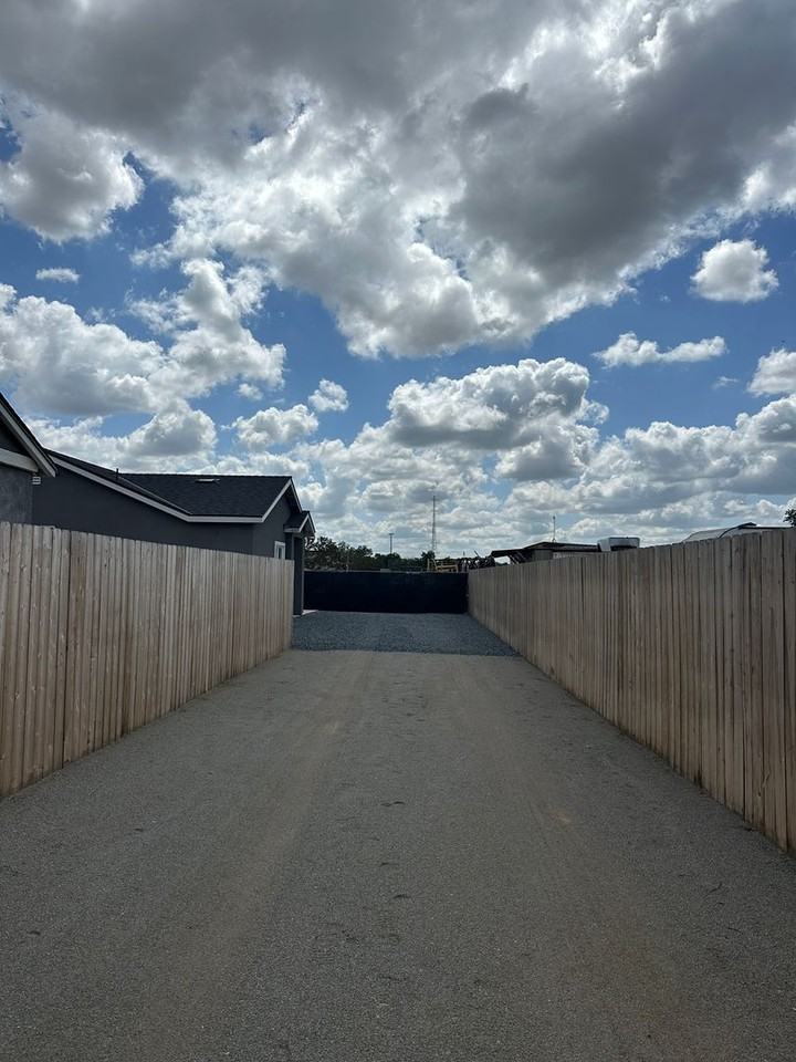 1047 E Douglas Ave - Photo 2 of 23