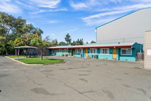 featured image of 1015 S A St