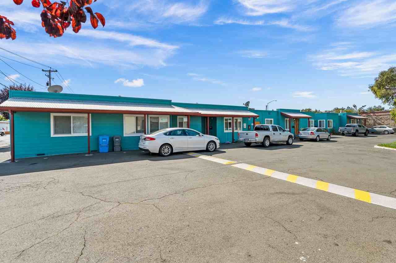 Las Flores Apartments - Photo 2 of 21