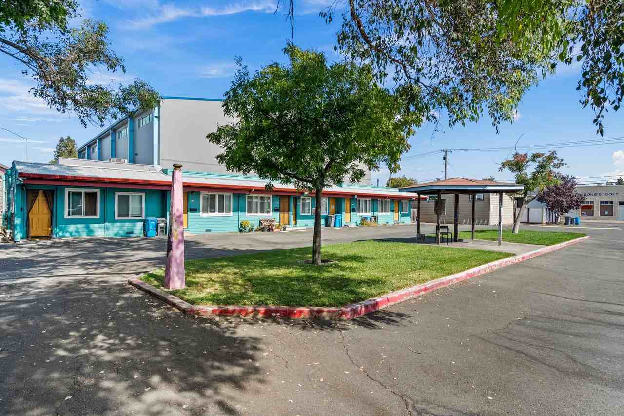 Las Flores Apartments - Photo 7 of 21