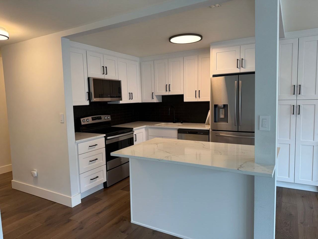 533 Alder St - Photo 3 of 13