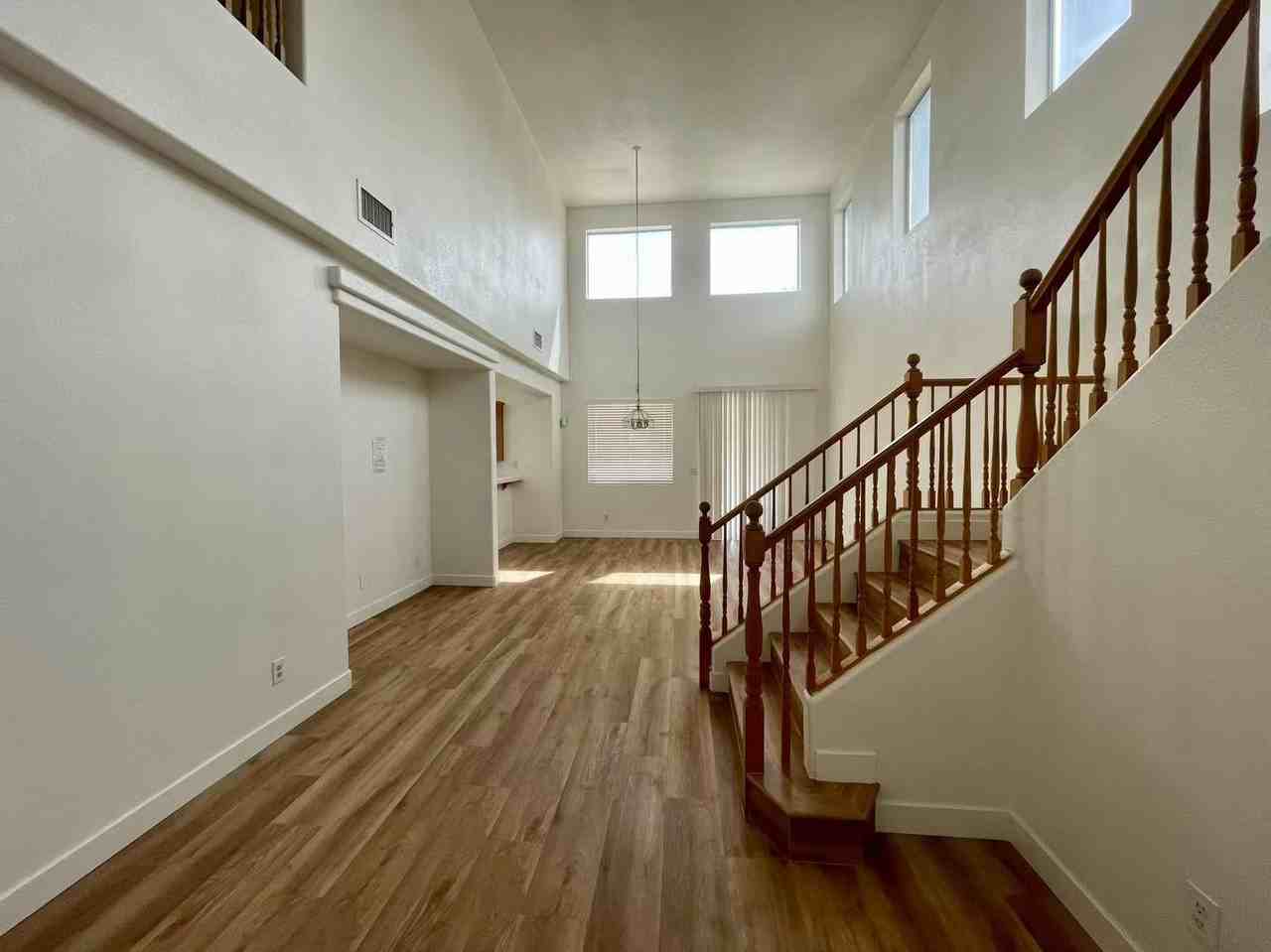 10055 Capistrello Ave - Photo 2 of 20